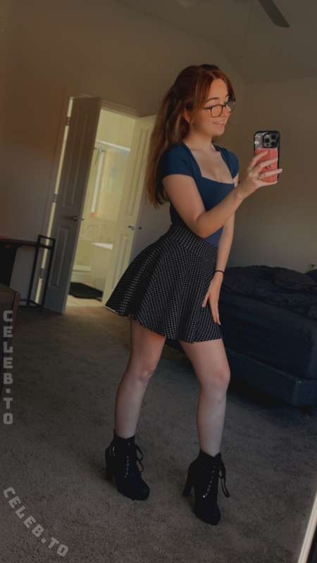 lyssaurora nude photo 1