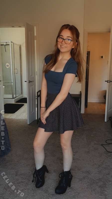 lyssaurora nude photo 3