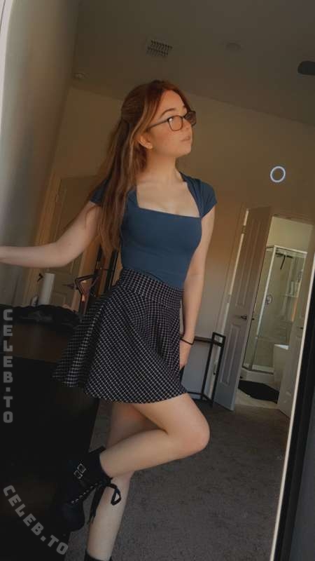 lyssaurora nude photo 4