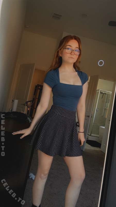 lyssaurora nude photo 6