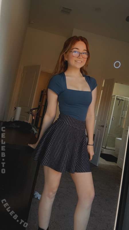 lyssaurora nude photo 10