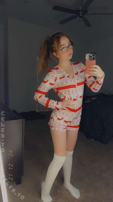 lyssaurora nude photo 15