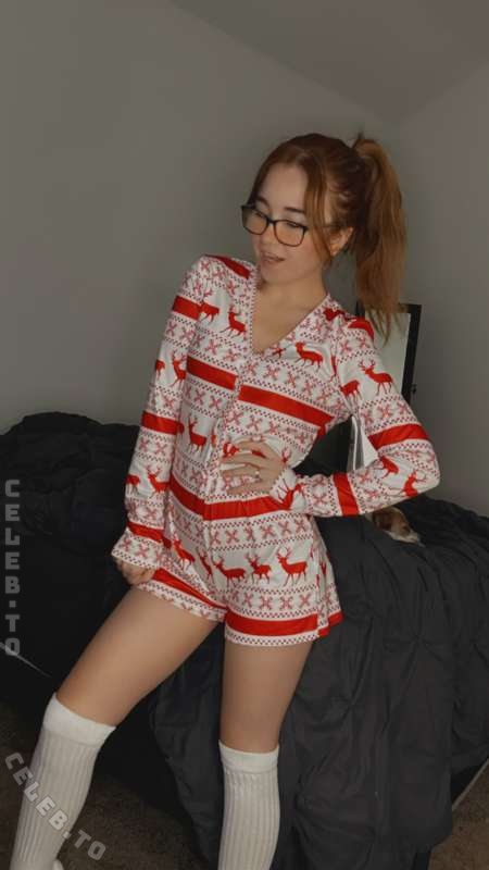 lyssaurora nude photo 17