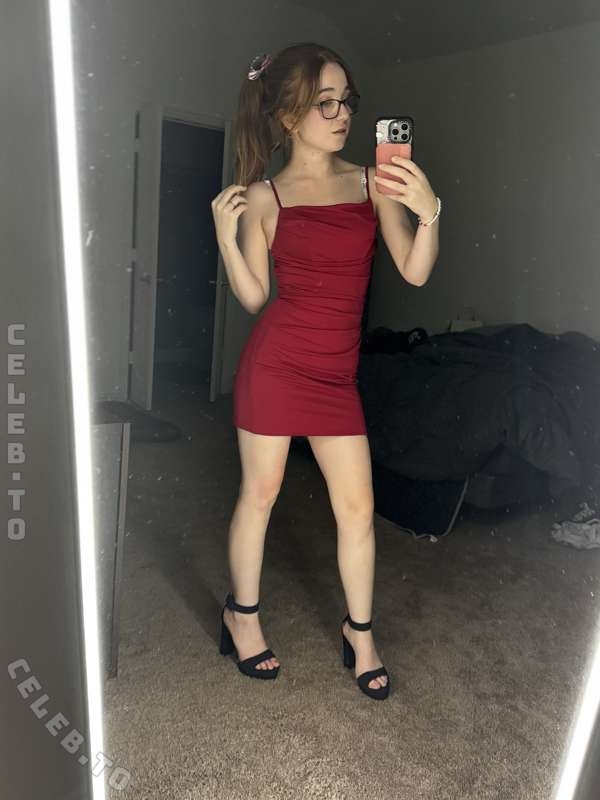 lyssaurora nude photo 5
