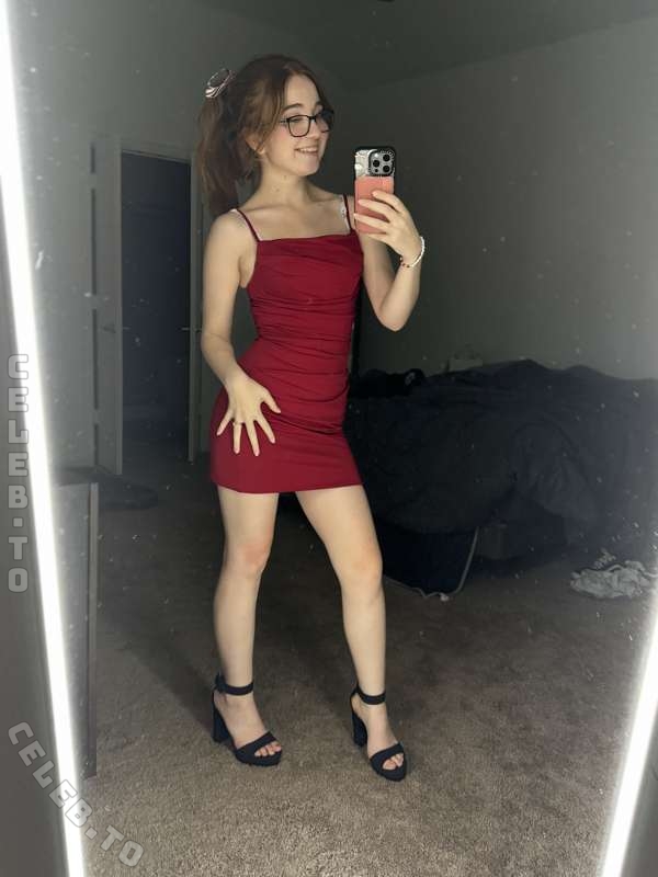 lyssaurora nude photo 8