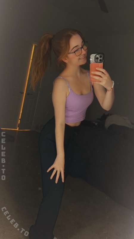 lyssaurora nude photo 5