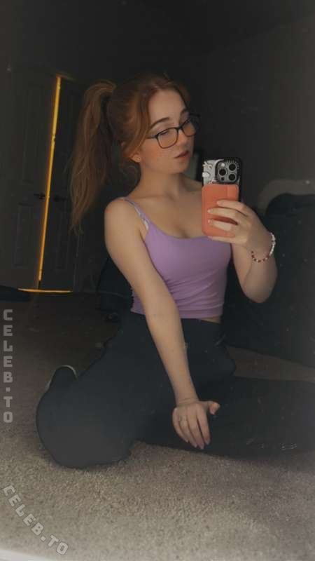 lyssaurora nude photo 10