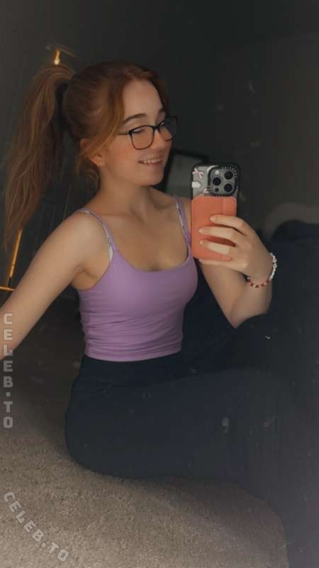 lyssaurora nude photo 15