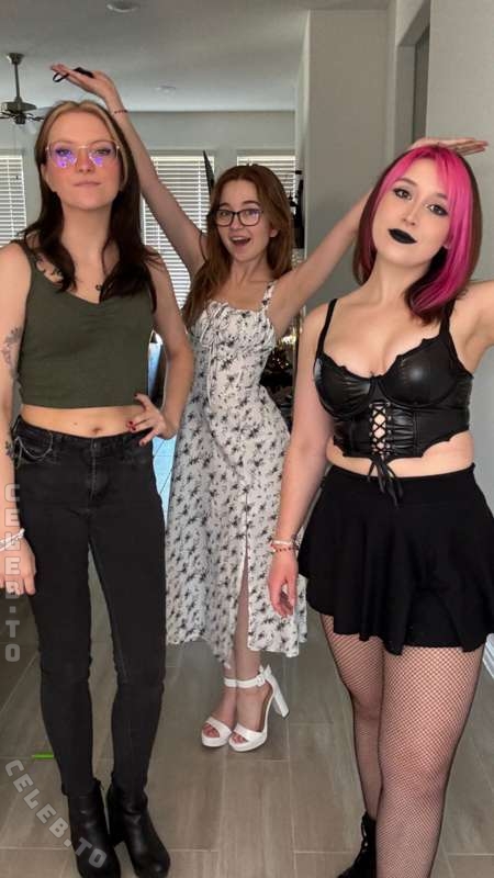 lyssaurora nude photo 3