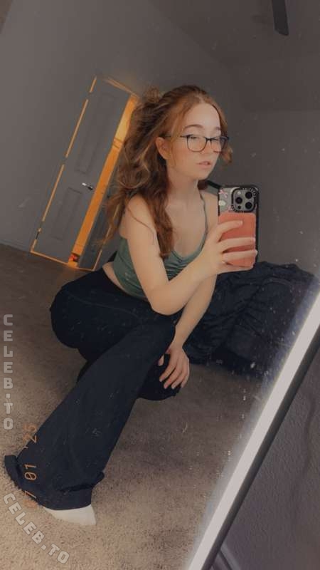 lyssaurora nude photo 5