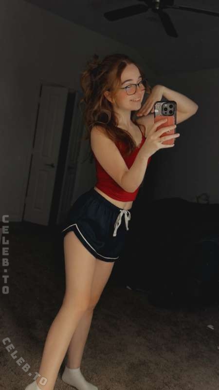 lyssaurora nude photo 5