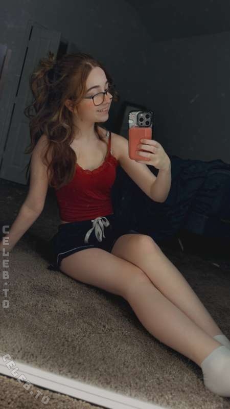 lyssaurora nude photo 10