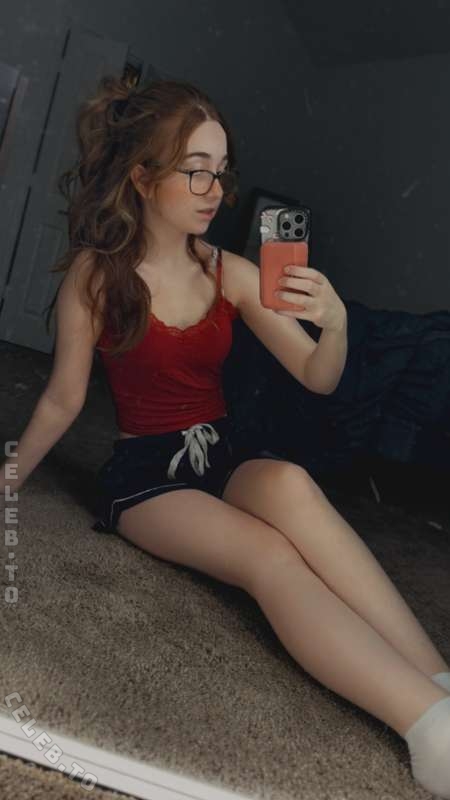 lyssaurora nude photo 11