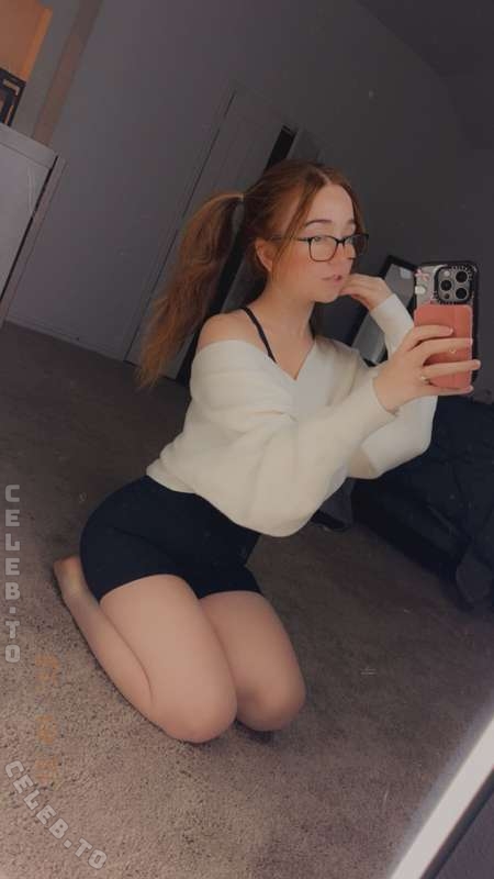 lyssaurora nude photo 7