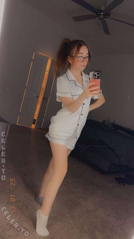lyssaurora nude photo 5