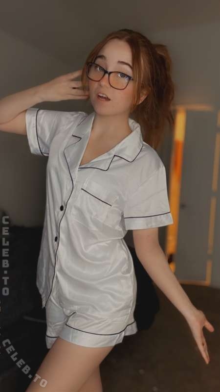 lyssaurora nude photo 15