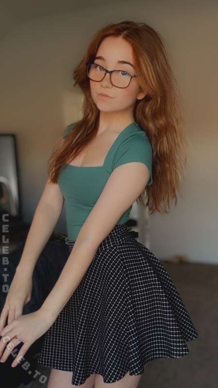 lyssaurora nude photo 4