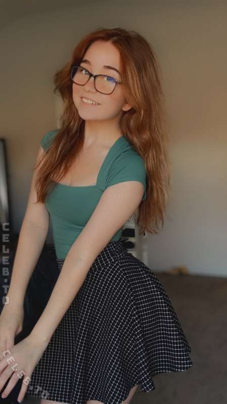 lyssaurora nude photo 14