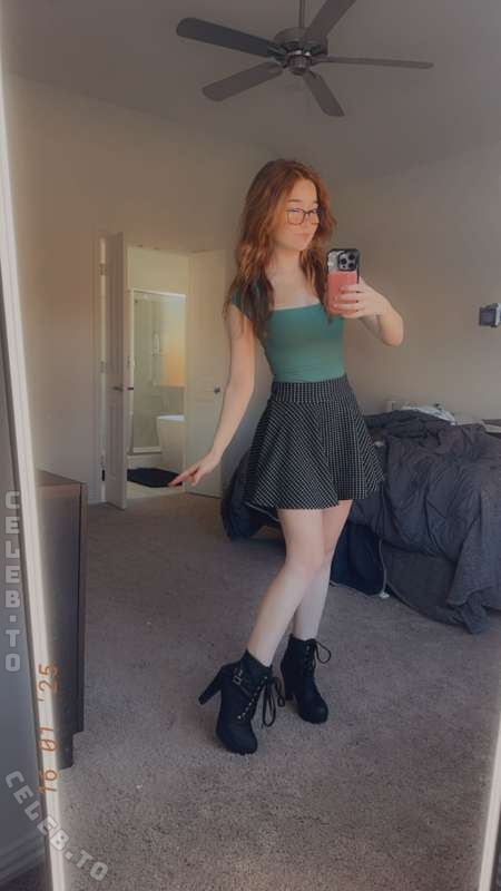 lyssaurora nude photo 15