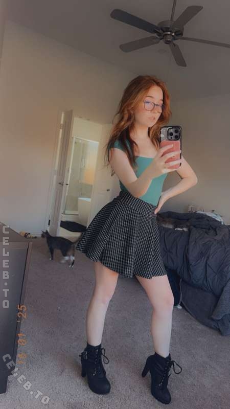 lyssaurora nude photo 16