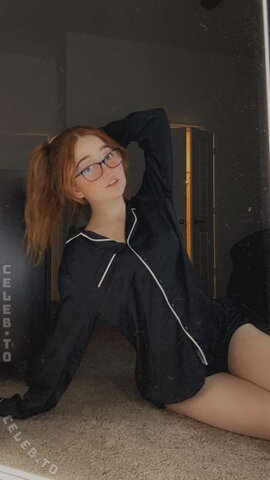 lyssaurora nude photo 23
