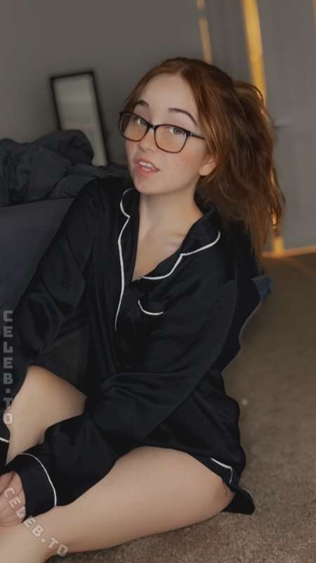 lyssaurora nude photo 2