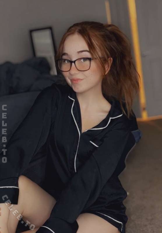 lyssaurora nude photo 3