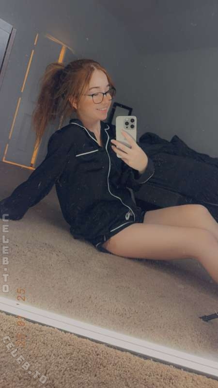 lyssaurora nude photo 8