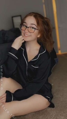 lyssaurora nude photo 9
