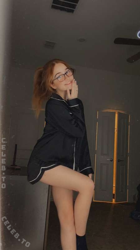 lyssaurora nude photo 13