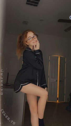 lyssaurora nude photo 8