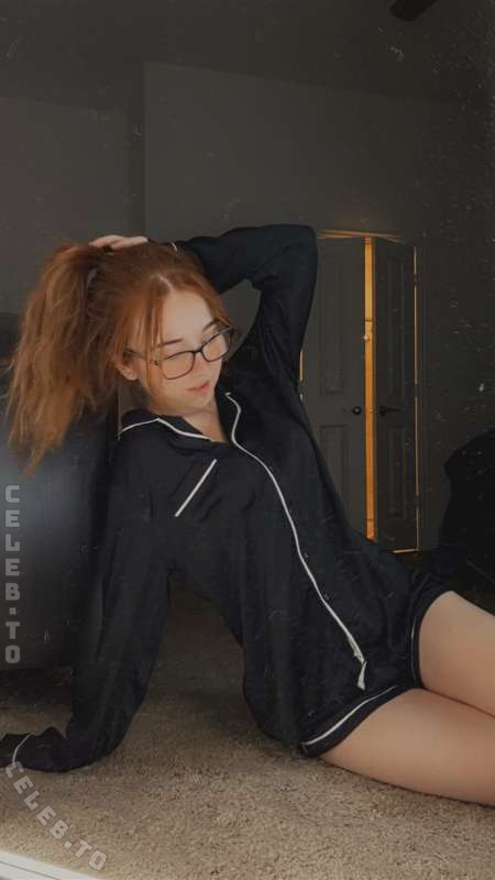 lyssaurora nude photo 14