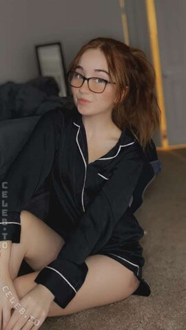 lyssaurora nude photo 5