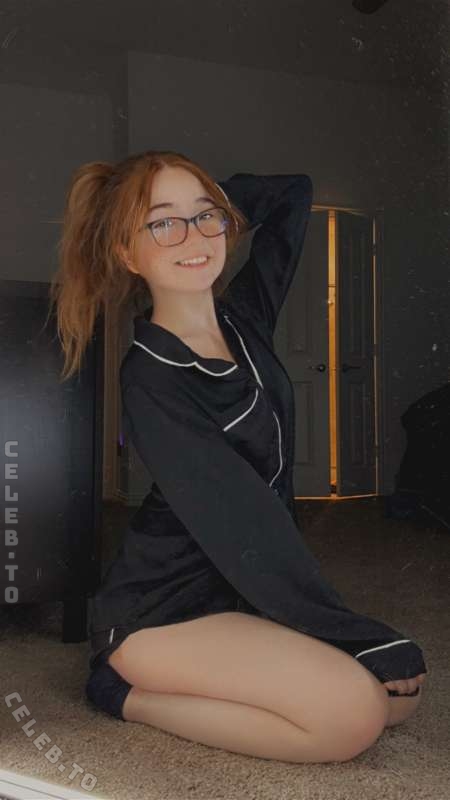 lyssaurora nude photo 20