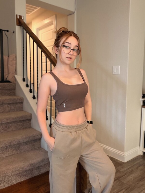 lyssaurora nude photo 1