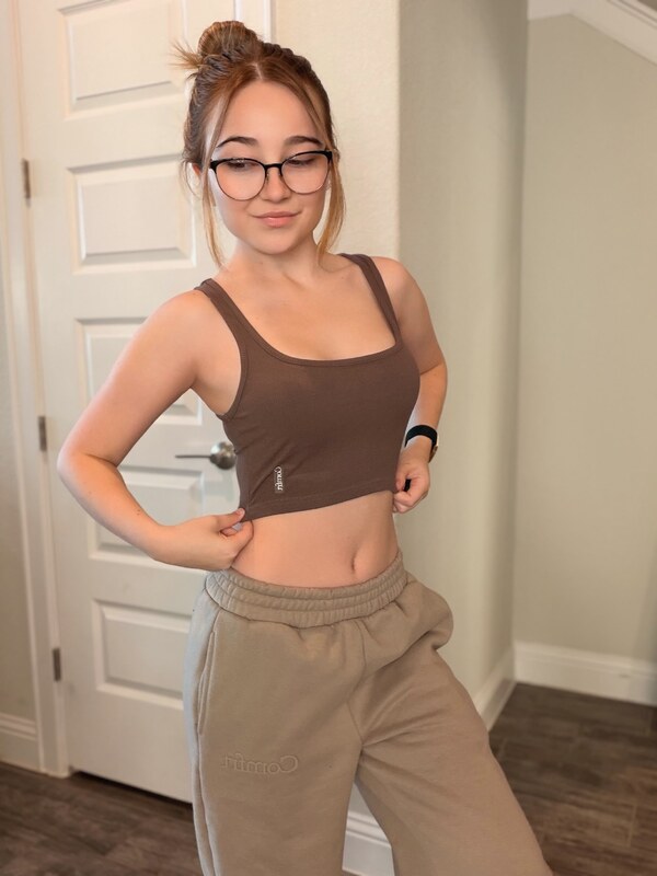 lyssaurora nude photo 6