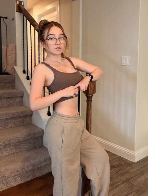 lyssaurora nude photo 7