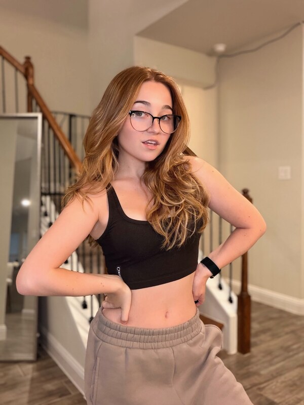 lyssaurora nude photo 2