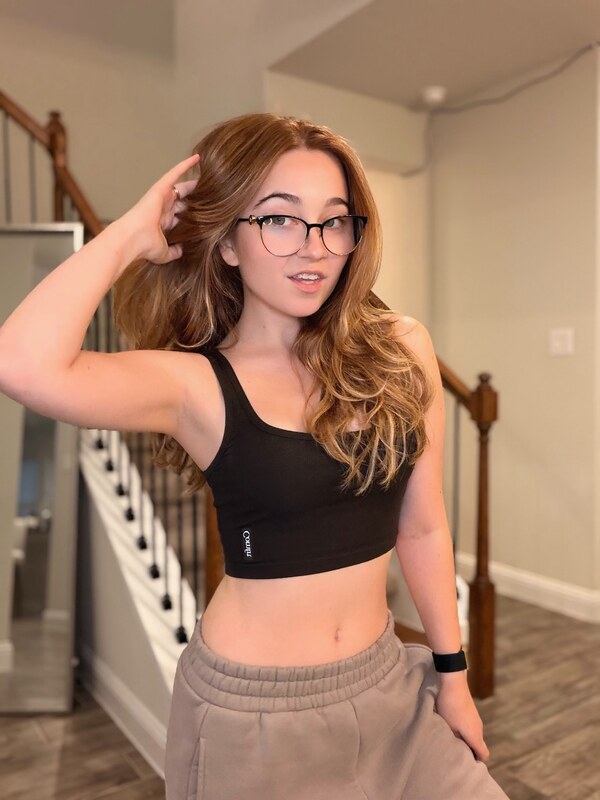 lyssaurora nude photo 4