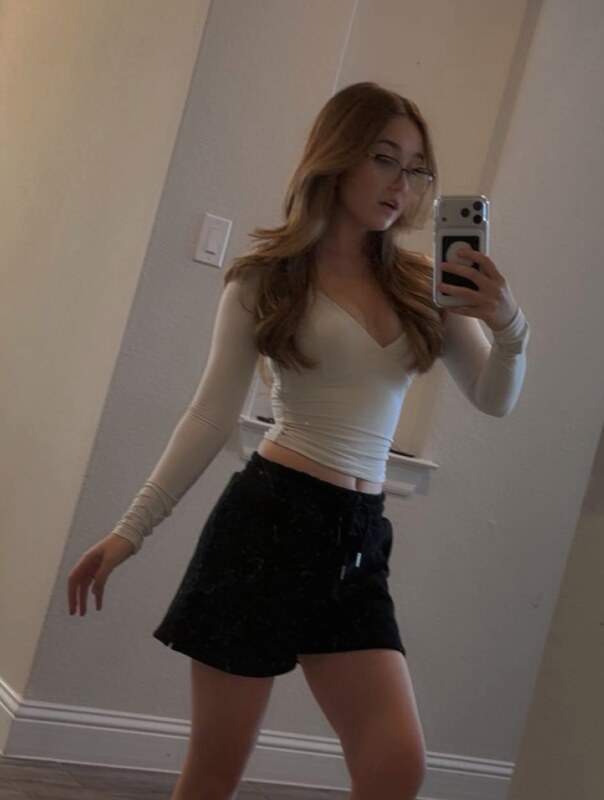 lyssaurora nude photo 2
