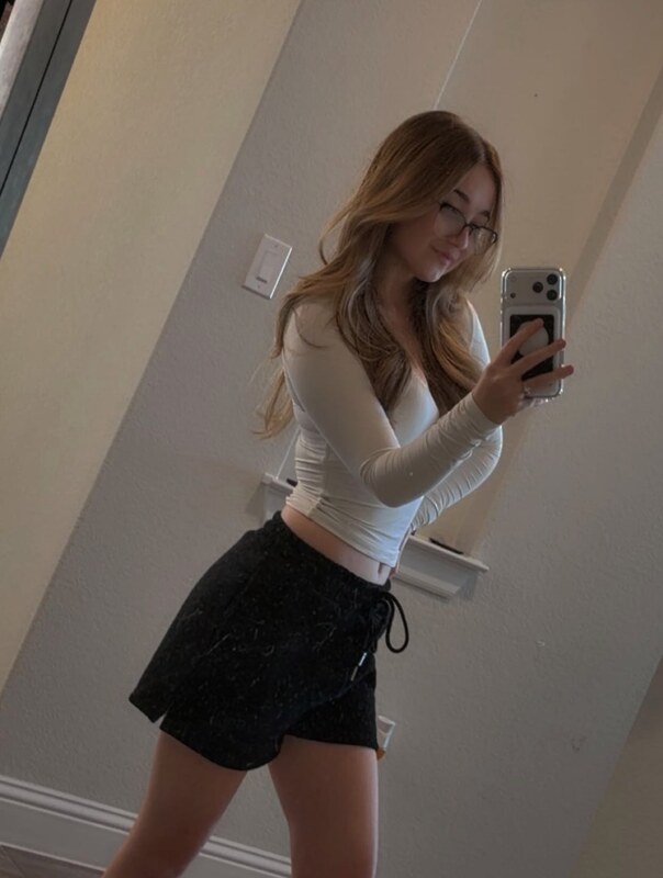 lyssaurora nude photo 6