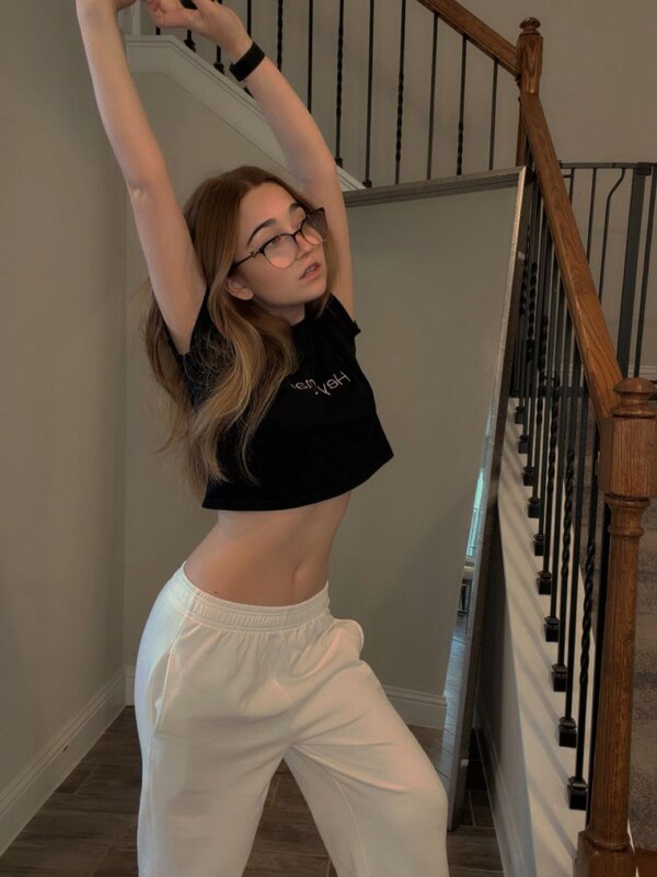 lyssaurora nude photo 6