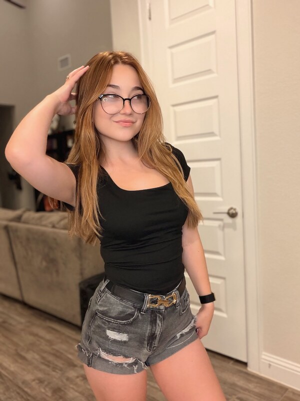 lyssaurora nude photo 4