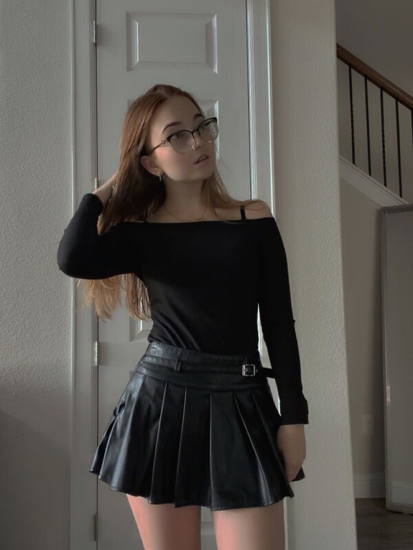 lyssaurora nude photo 1