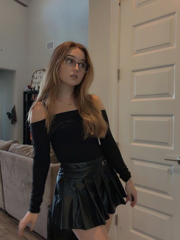 lyssaurora nude photo 2