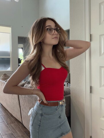 lyssaurora nude photo 3