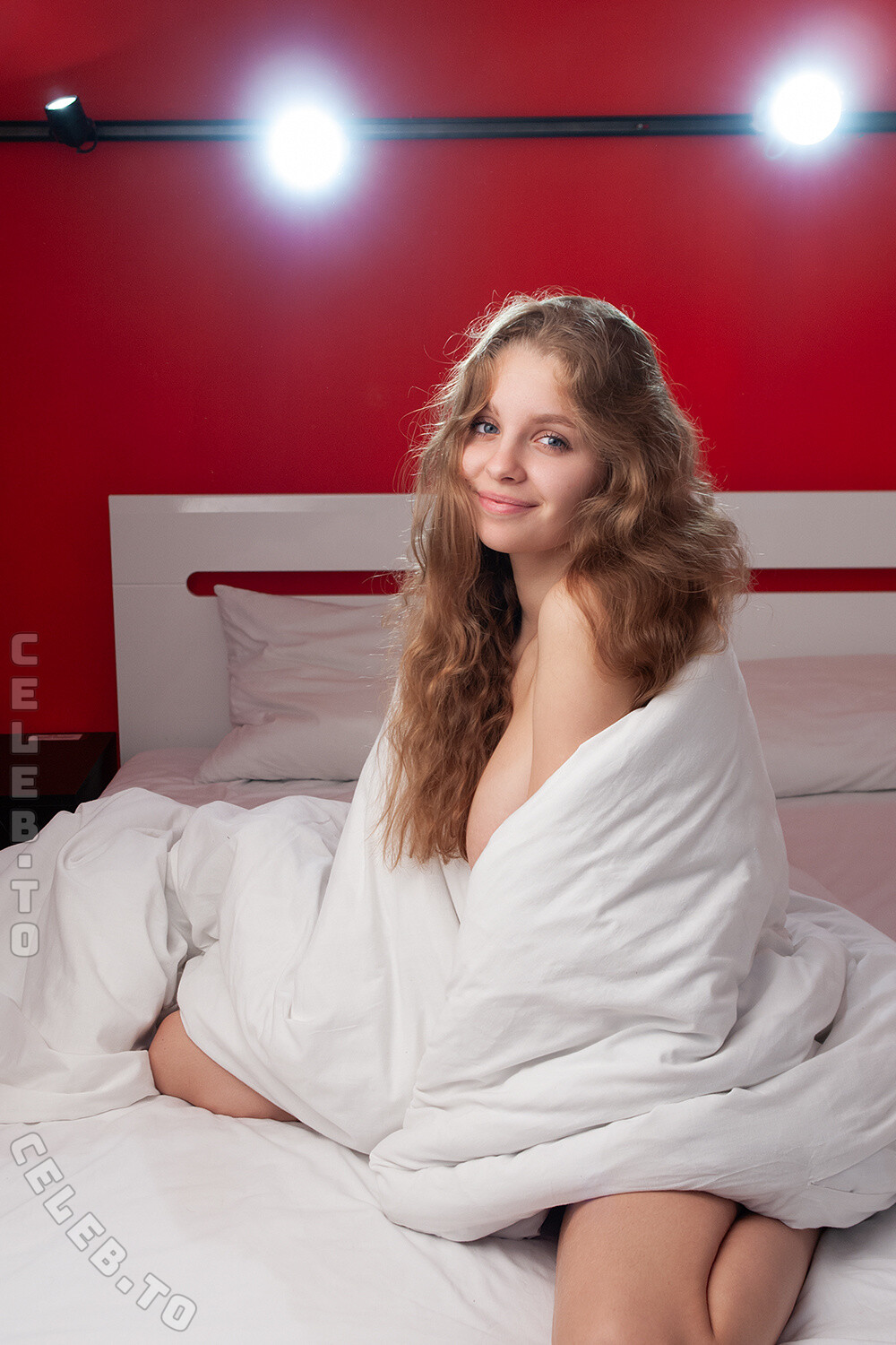 lyubovvomne nude photo 1