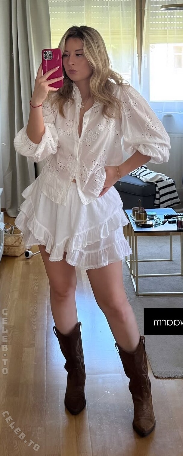 m7mmichelle nude photo 6