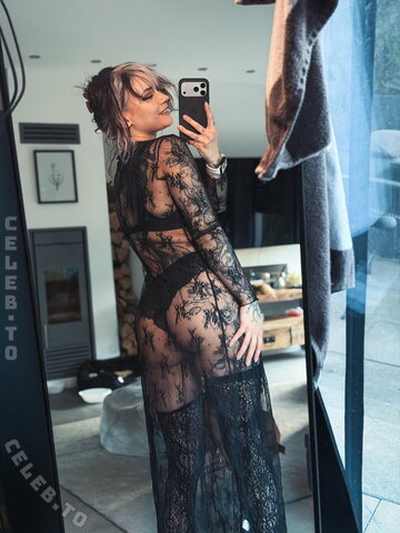 MaceZayuri nude photo 8