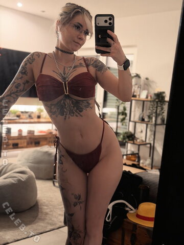 MaceZayuri nude photo 2
